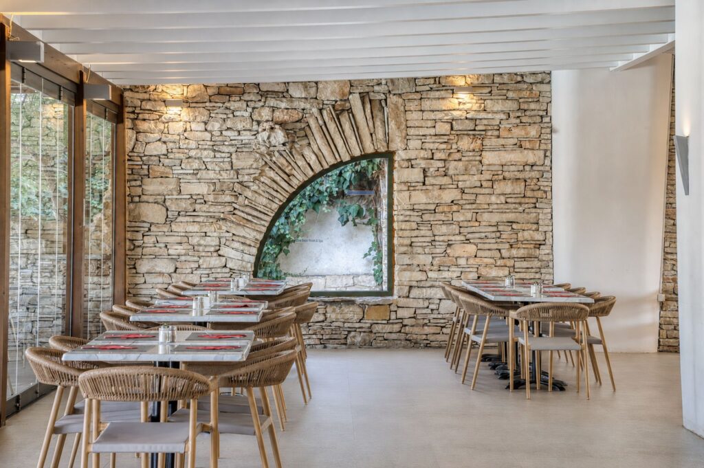 sitia beach main restaurant