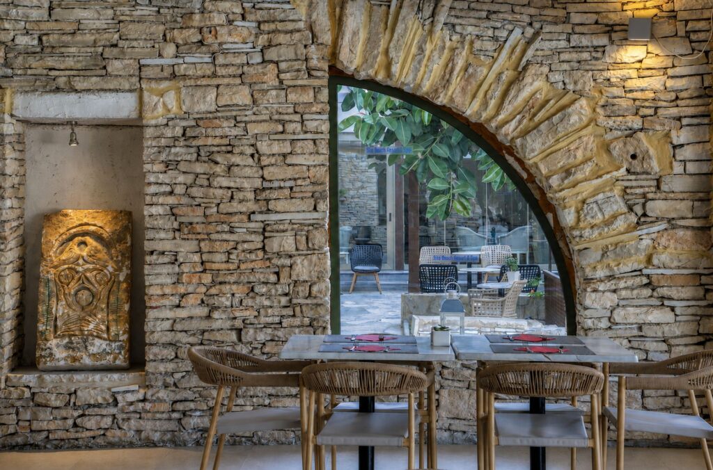 sitia beach main restaurant