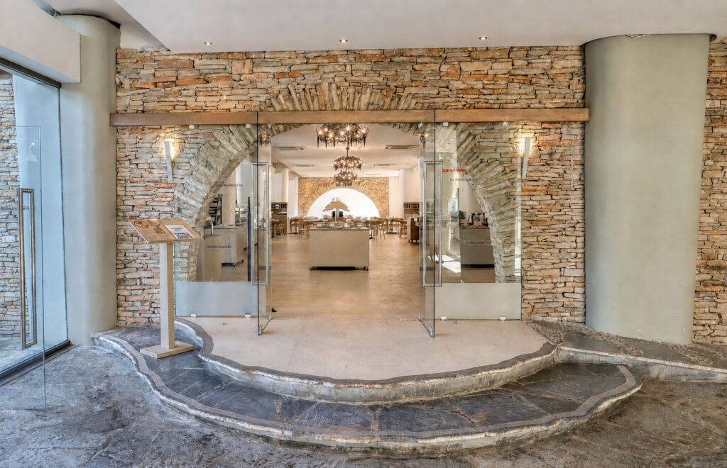 sitia beach main restaurant entrance